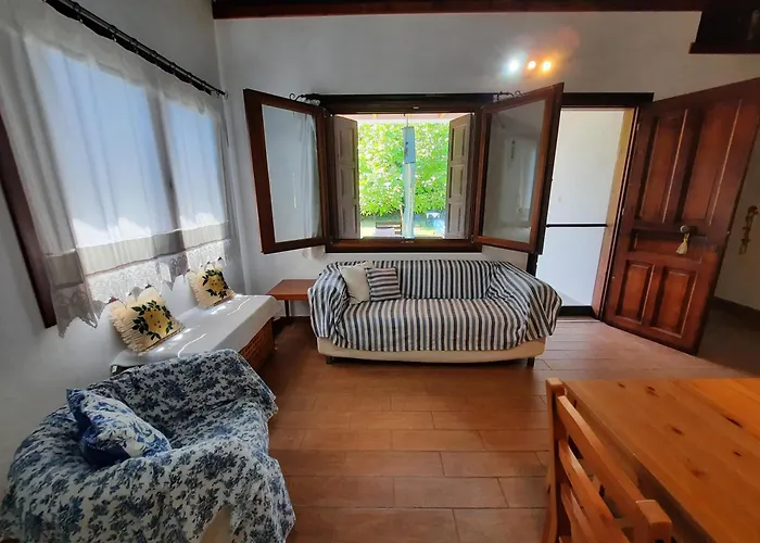 Lägenhet Chapel's House Pteleós