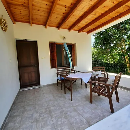 Chapel's House شقة Pteleós